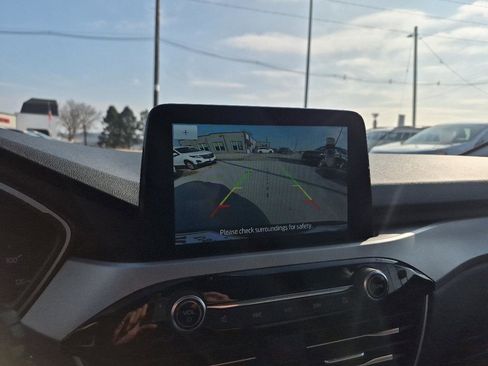 Used 2021 Ford Escape SE image 23