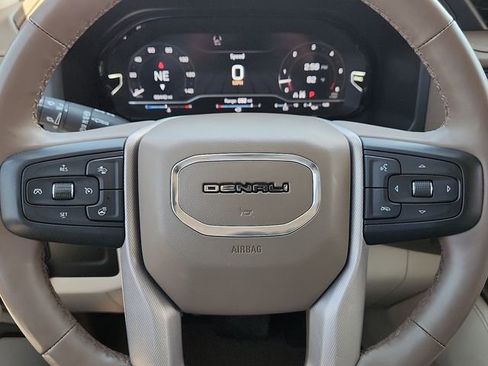 Used 2023 GMC Yukon XL Denali image 24