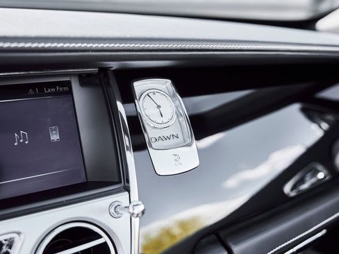 Used 2018 Rolls-Royce Dawn RWD image 68