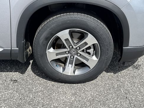 Certified 2025 Honda Pilot EX-L image 18
