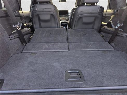 Used 2025 BMW X7 M60i image 6