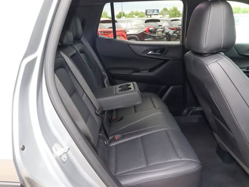 Used 2025 Chevrolet Equinox LT w/ Convenience Package II FWD image 25