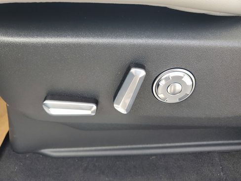 New 2026 Lincoln Navigator Reserve w/ Jet Appearance Package AWD/4WD image 13