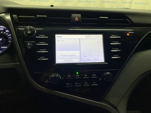 Used 2019 Toyota Camry LE FWD image 37