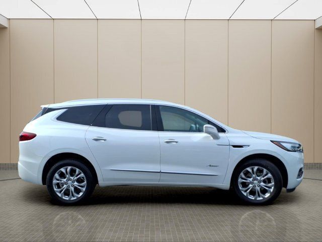 Used 2020 Buick Enclave Avenir w/ Avenir Technology Package AWD/4WD image 5
