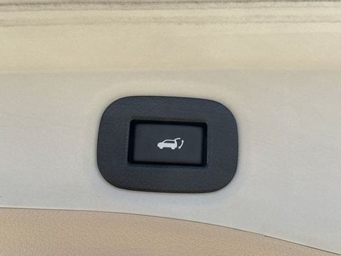 Used 2019 Nissan Rogue SV FWD image 32