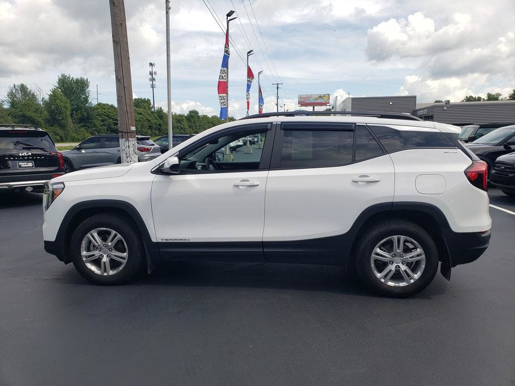 Used 2022 GMC Terrain SLE w/ Driver Convenience Package AWD/4WD image 9
