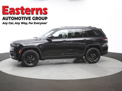 Used 2025 Jeep Grand Cherokee Altitude AWD/4WD image 59