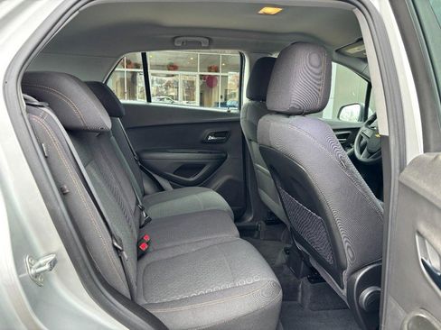 Used 2020 Chevrolet Trax LS image 9