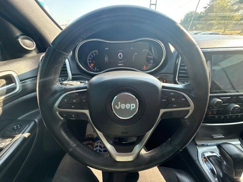 Used 2019 Jeep Grand Cherokee Altitude AWD/4WD image 20