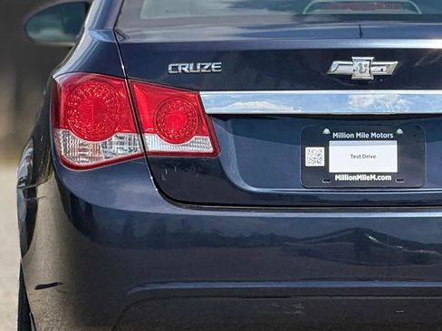 Used 2014 Chevrolet Cruze LS FWD image 13