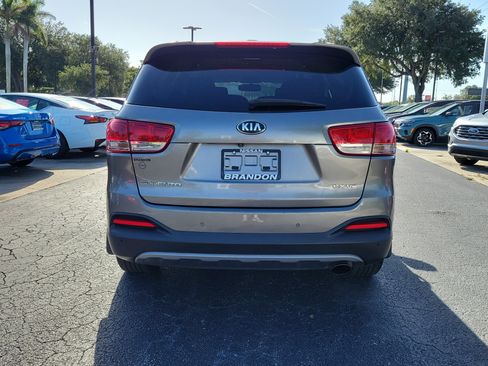 Used 2018 Kia Sorento EX FWD image 6
