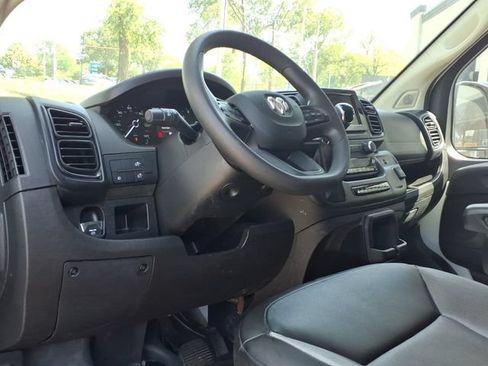 Used 2024 RAM ProMaster 2500 w/ Convenience Group FWD image 10