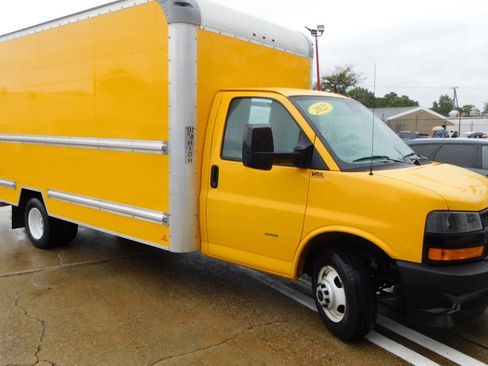 Used 2021 GMC Savana 3500 Extended w/ Power Convenience Package image 1