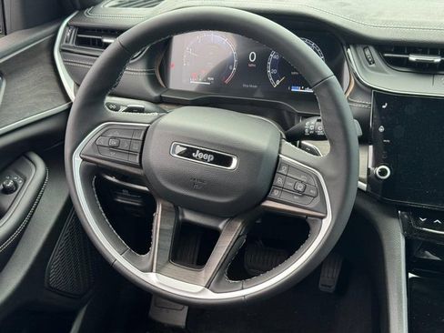 New 2026 Jeep Grand Cherokee Altitude AWD/4WD image 8