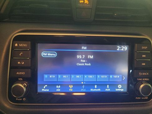 Used 2025 Nissan Versa SV FWD image 25