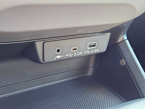 Used 2025 Subaru Crosstrek 2.0i Premium image 18