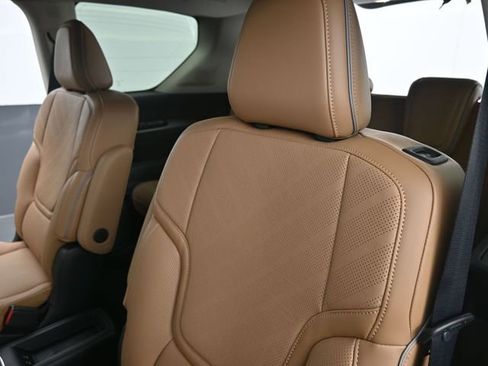 New 2026 INFINITI QX80 Luxe w/ Cargo Package image 24