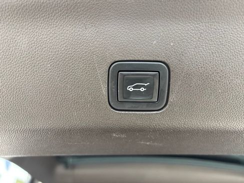 Used 2021 GMC Yukon SLT w/ SLT Luxury Package AWD/4WD image 11