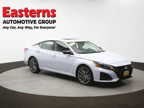 Used 2023 Nissan Altima 2.0 SR FWD image 50
