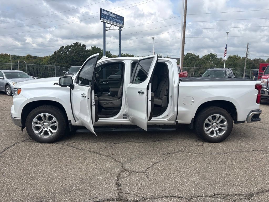 Used 2024 Chevrolet Silverado 1500 LTZ w/ LTZ Premium Package AWD/4WD image 4