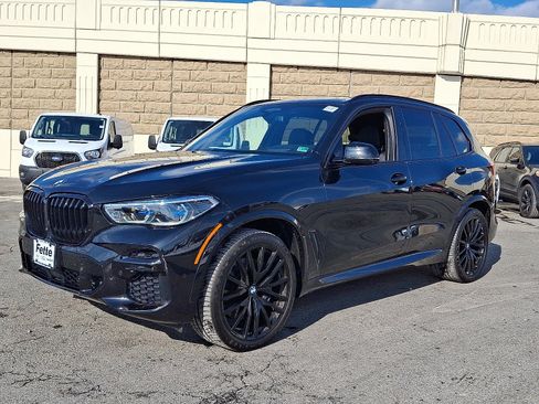 Used 2022 BMW X5 M50i w/ Executive Package image 1