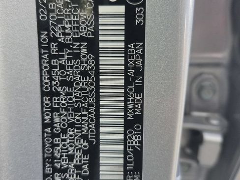 Used 2025 Toyota Prius LE FWD image 3