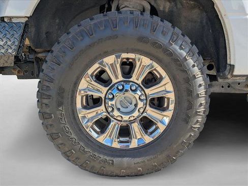 Used 2019 Ford F250 Lariat w/ Chrome Package image 19