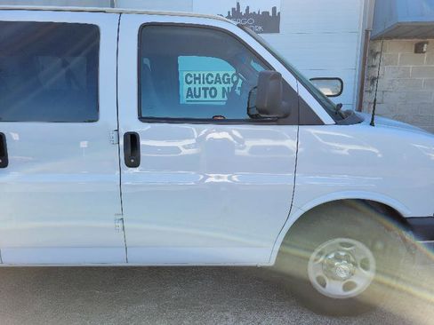 Used 2017 Chevrolet Express 3500 LT w/ LT Preferred Equipment Group image 27