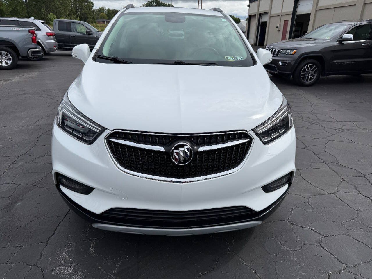 Used 2019 Buick Encore Essence w/ Experience Buick Package AWD/4WD image 2