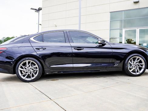 Used 2022 Genesis G70 2.0T image 9