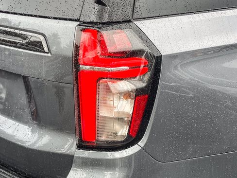 Used 2021 Chevrolet Tahoe Z71 w/ Z71 Signature Package image 8