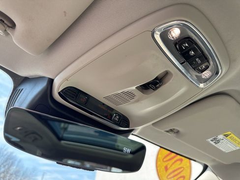 Used 2020 Volvo V60 T5 Cross Country image 30