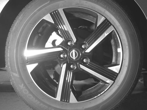 Used 2025 Nissan Sentra SV FWD image 15