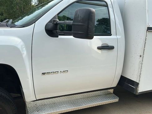 Used 2011 Chevrolet Silverado 3500 W/T RWD image 19