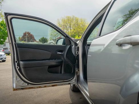Used 2012 Dodge Avenger SXT FWD image 14