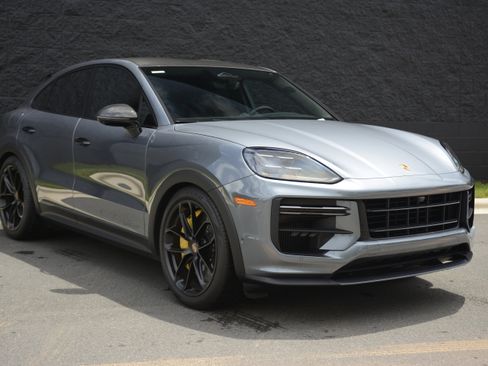 Certified 2026 Porsche Cayenne Turbo GT AWD/4WD image 9
