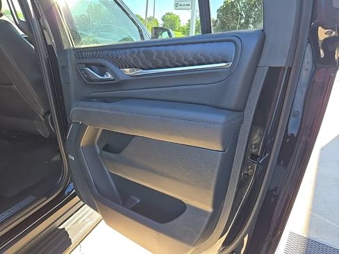 Used 2024 GMC Yukon XL Denali w/ Advanced Technology Package AWD/4WD image 83