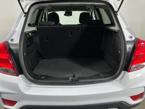 Used 2020 Chevrolet Trax LT AWD/4WD image 18