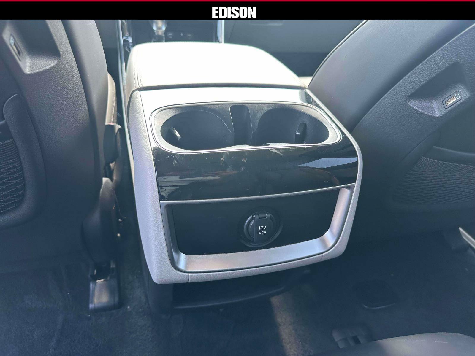 Used 2024 Kia Carnival EX FWD image 11