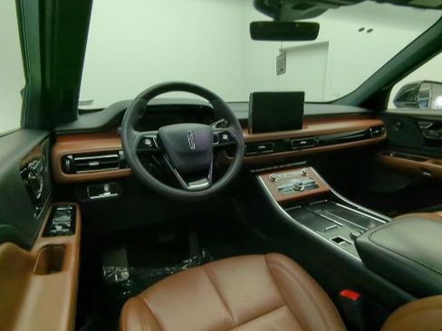Used 2024 Lincoln Aviator Reserve w/ Equipment Group 201A AWD/4WD image 22