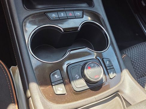 Used 2020 GMC Acadia AT4 image 23