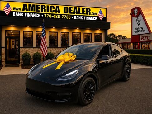 Used 2023 Tesla Model Y Long Range AWD/4WD image 1