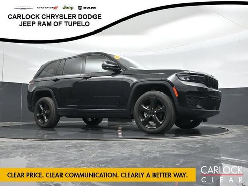 Used 2023 Jeep Grand Cherokee Altitude AWD/4WD image 47