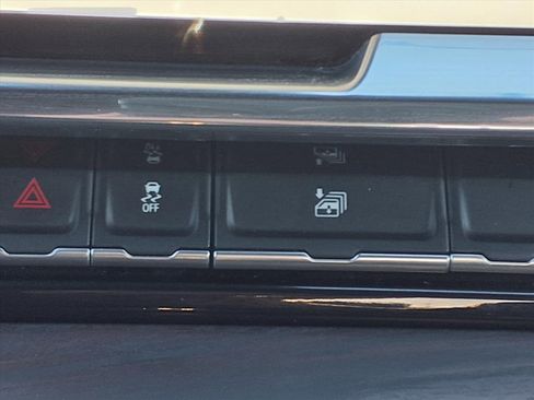 Used 2025 GMC Sierra 1500 SLT image 14