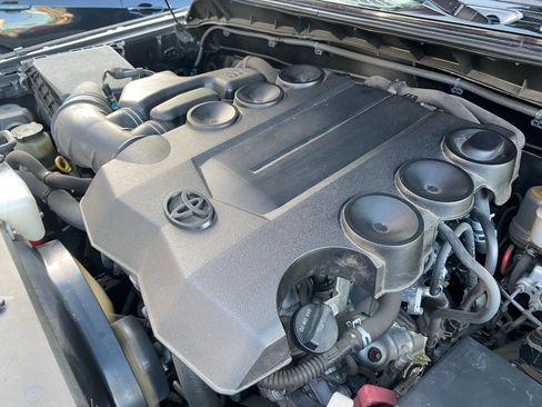 Used 2014 Toyota FJ Cruiser 4WD w/ Upgrade Package image 13