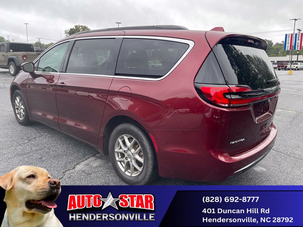 Used 2021 Chrysler Pacifica Touring FWD image 6