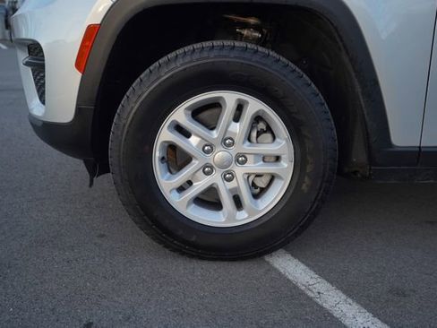 Used 2025 Jeep Grand Cherokee Laredo w/ Luxury Tech Group I image 11