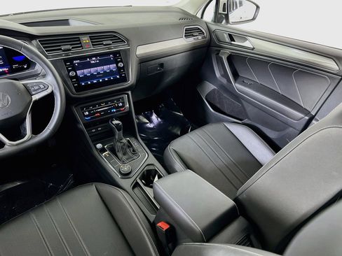 Used 2023 Volkswagen Tiguan SE AWD/4WD image 22