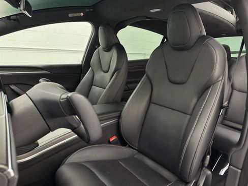 Used 2022 Tesla Model X Plaid image 13